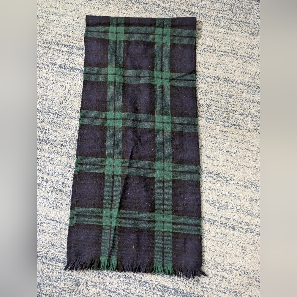 Woman's wool scarf
